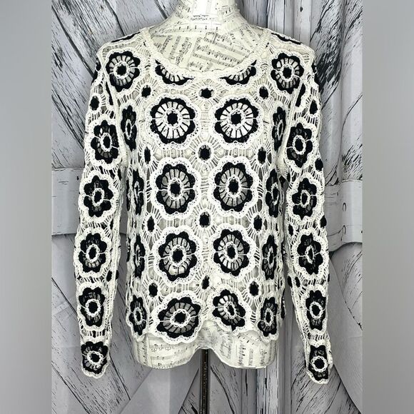 A Diva Crocheted Sweater Floral Black & Cream M - Picture 1 of 7